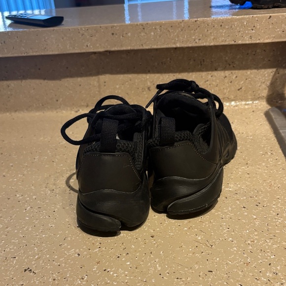 Nike Black Mesh Sneakers - Picture 4 of 5